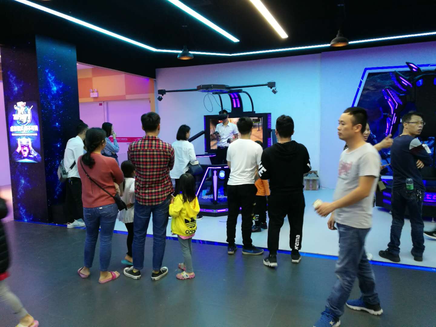 東莞家匯購物廣場VR體驗(yàn)館 (5).jpg